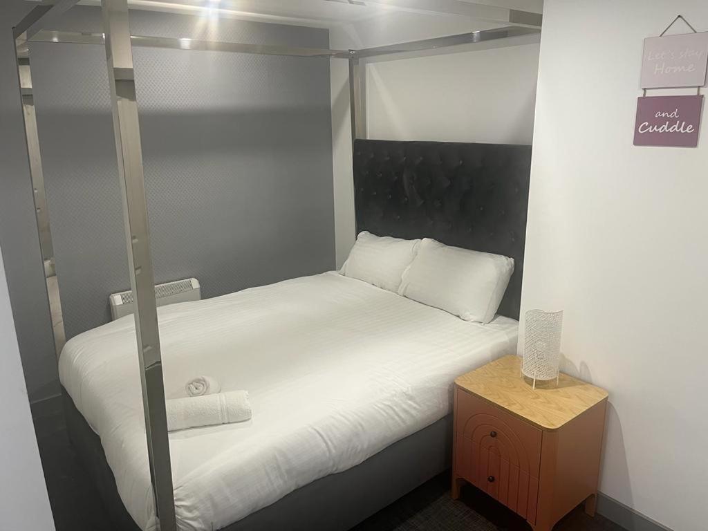 Hotel Rooms Manchester Exterior photo